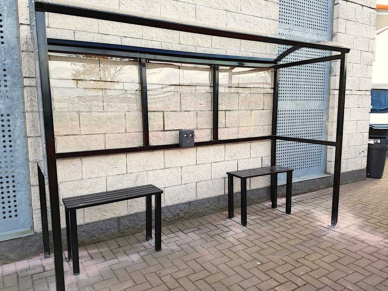 Smoking Shelter Image