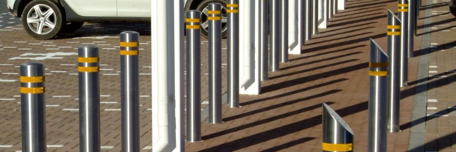 A Shelter Store Bollards